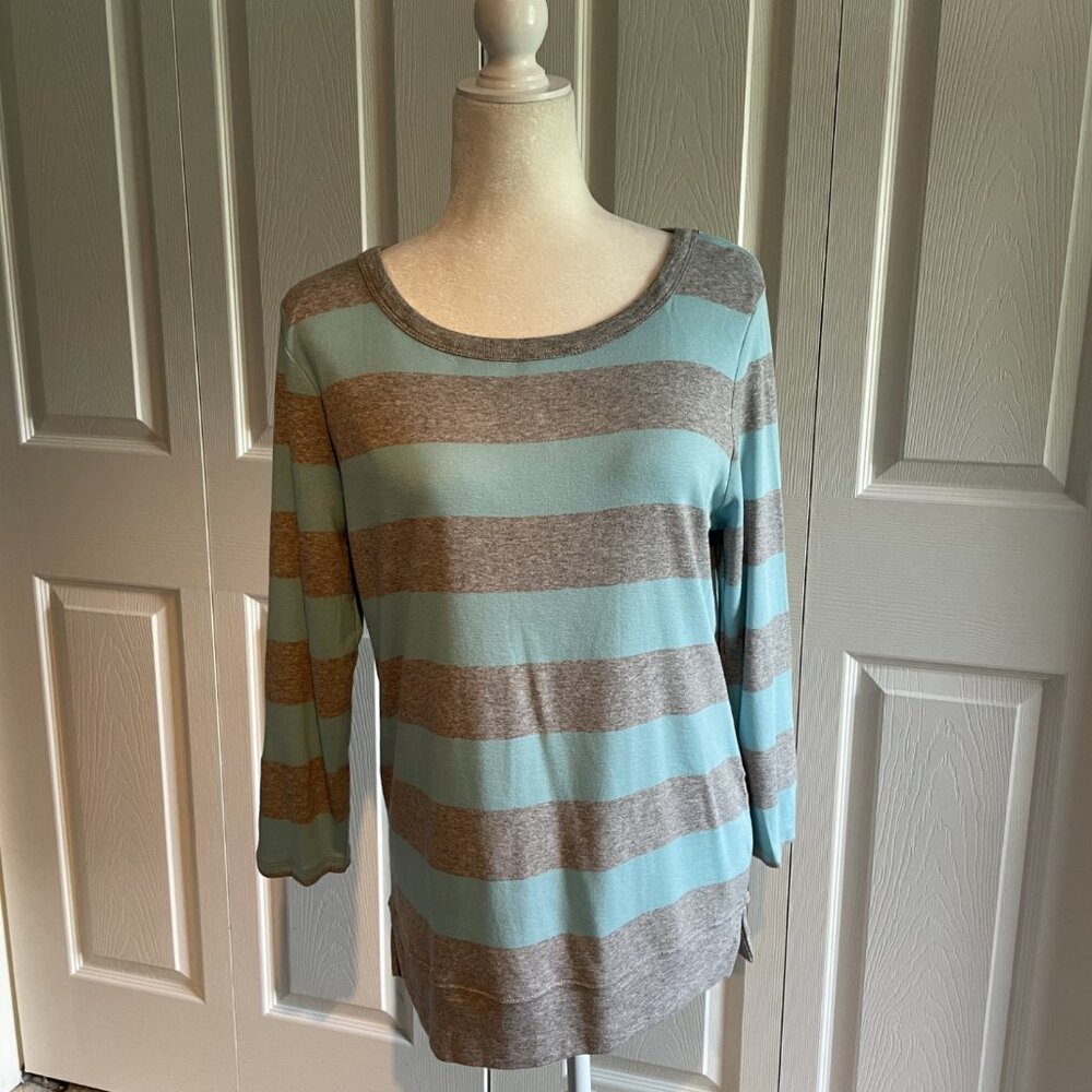 GAP super soft ultra doux 3/4 sleeve striped sweater top size Medium Gray, Blue